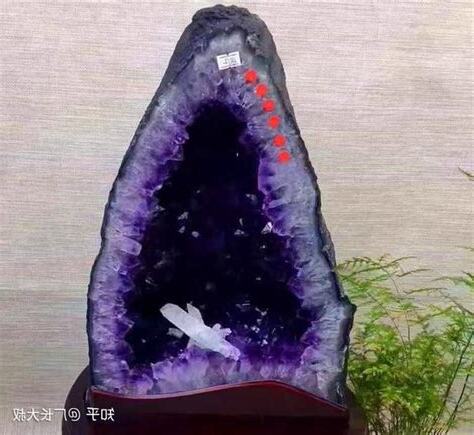 水晶洞 五行